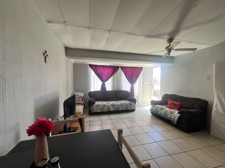 1 Bedroom Property for Sale in Flora Park Northern Cape